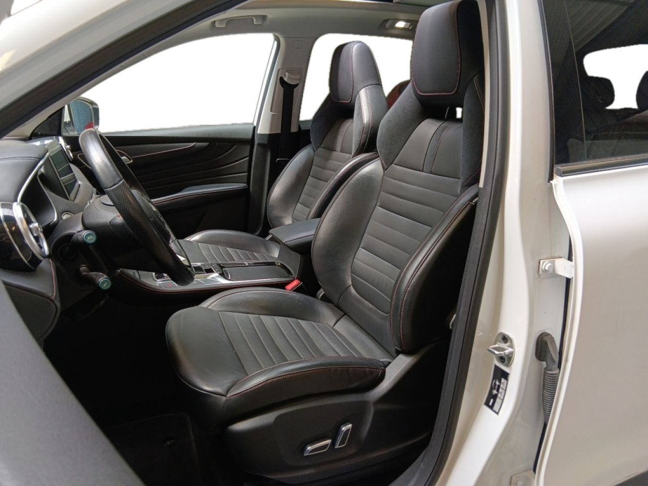Mandataire MG HS 1.5 T-GDI 162 AT luxury