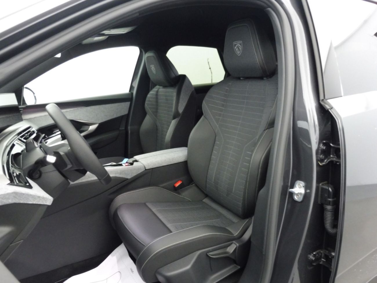 Mandataire PEUGEOT 3008 1.2 HYBRID 145CH GT E-DCS6