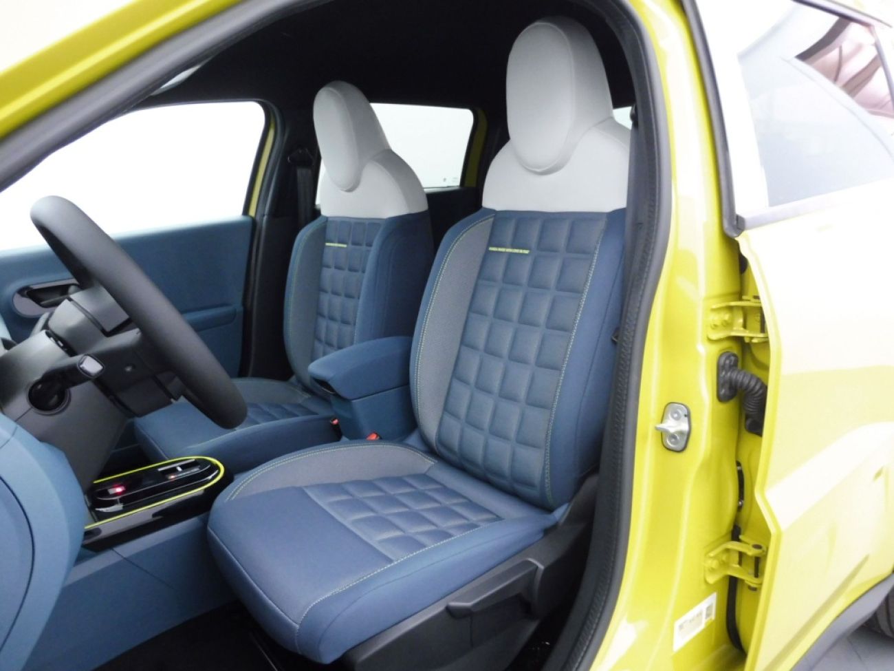 Mandataire FIAT Grande panda 1.2 HYBRID 100CH LA PRIMA EDCT6