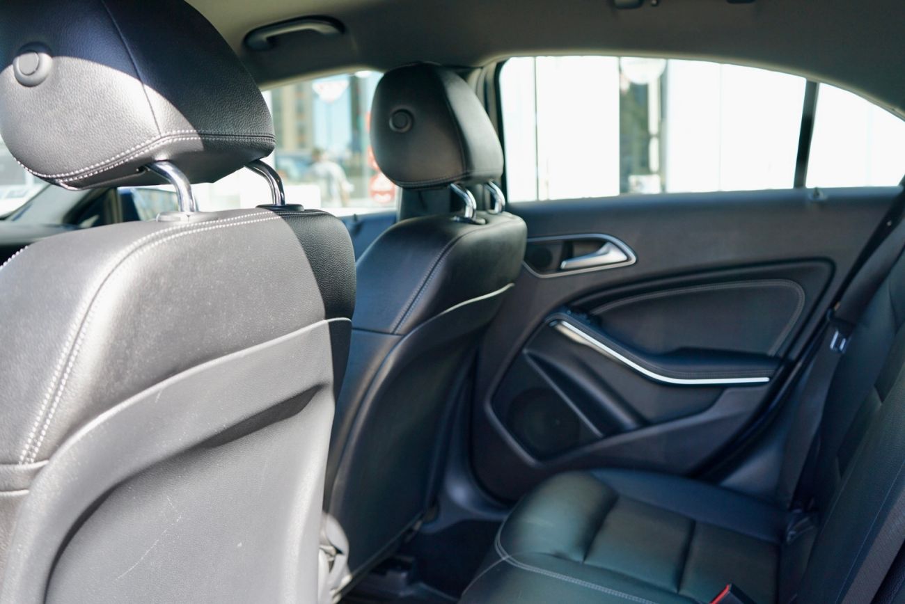 Mandataire MERCEDES CLASSE A 180 7G-DCT Sensation