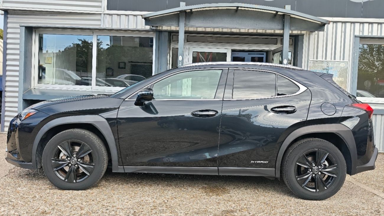 Mandataire LEXUS UX 250h 2WD Luxe