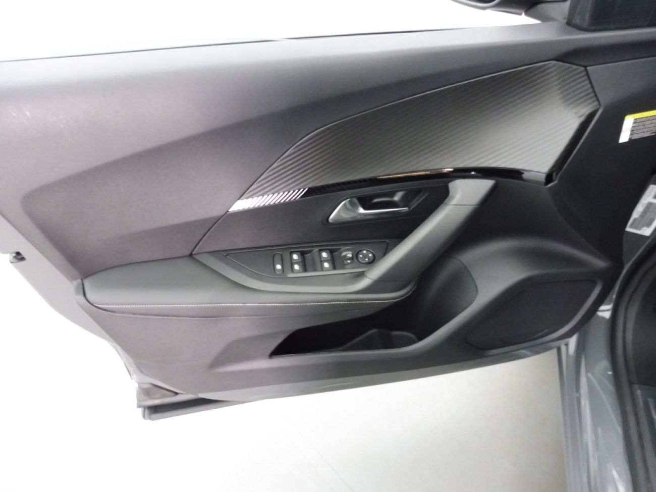 Mandataire PEUGEOT 2008 1.2 HYBRID 145CH ALLURE E-DCS6