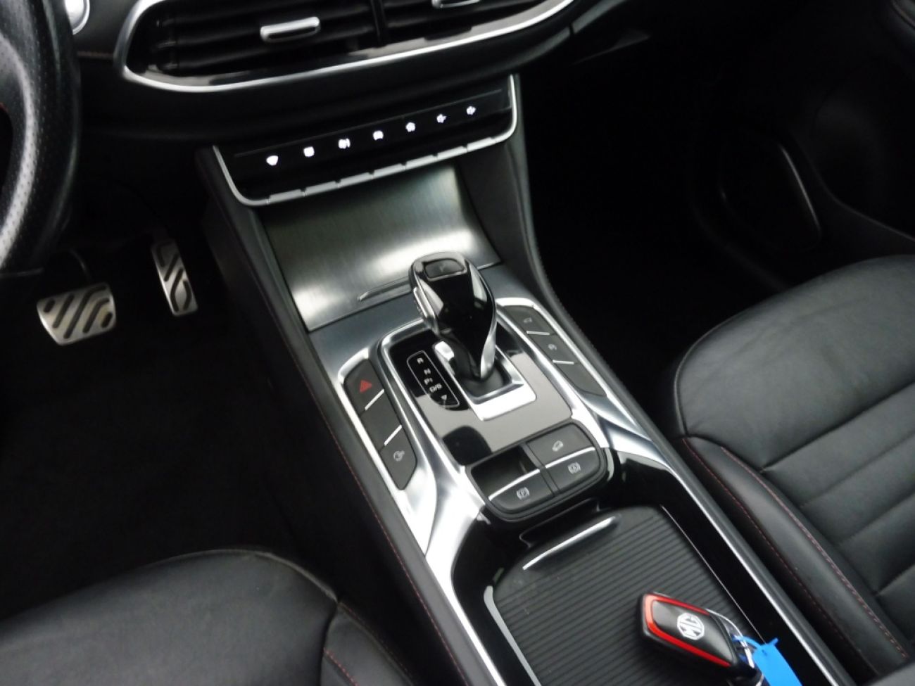 Mandataire MG HS 1.5 T-GDI 162 AT luxury