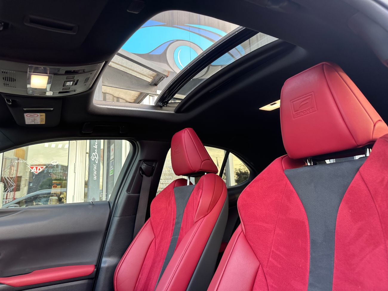 Mandataire LEXUS UX 250h 2WD F SPORT