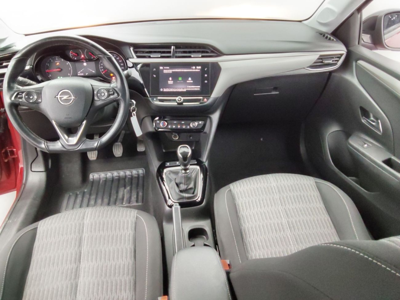 Mandataire Opel Corsa 1.2 100edition