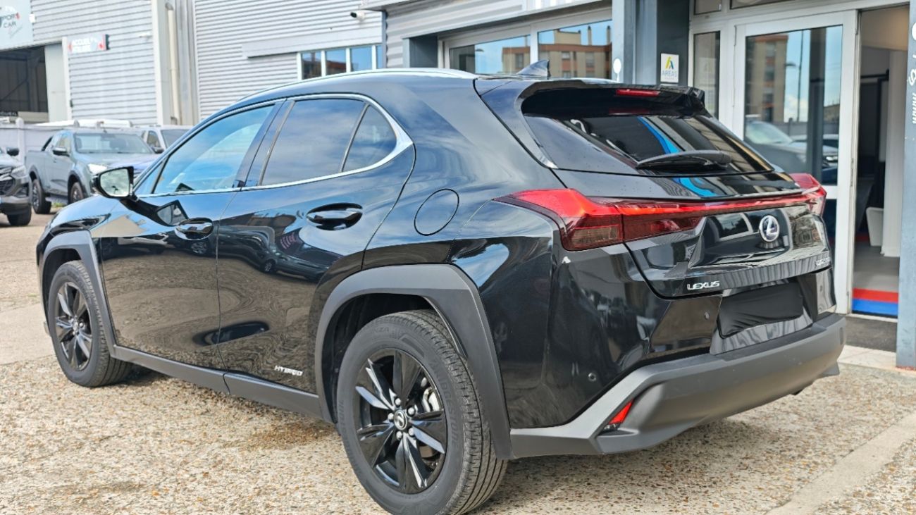 Mandataire LEXUS UX 250h 2WD Luxe