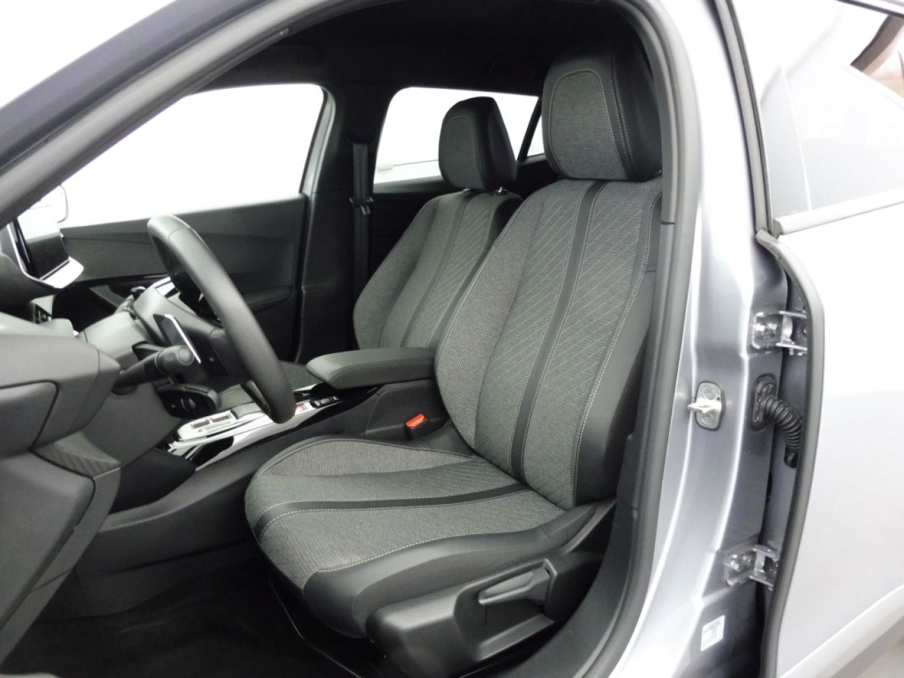 Mandataire PEUGEOT 2008 1.2 PURETECH 130CH S&S ALLURE EAT8