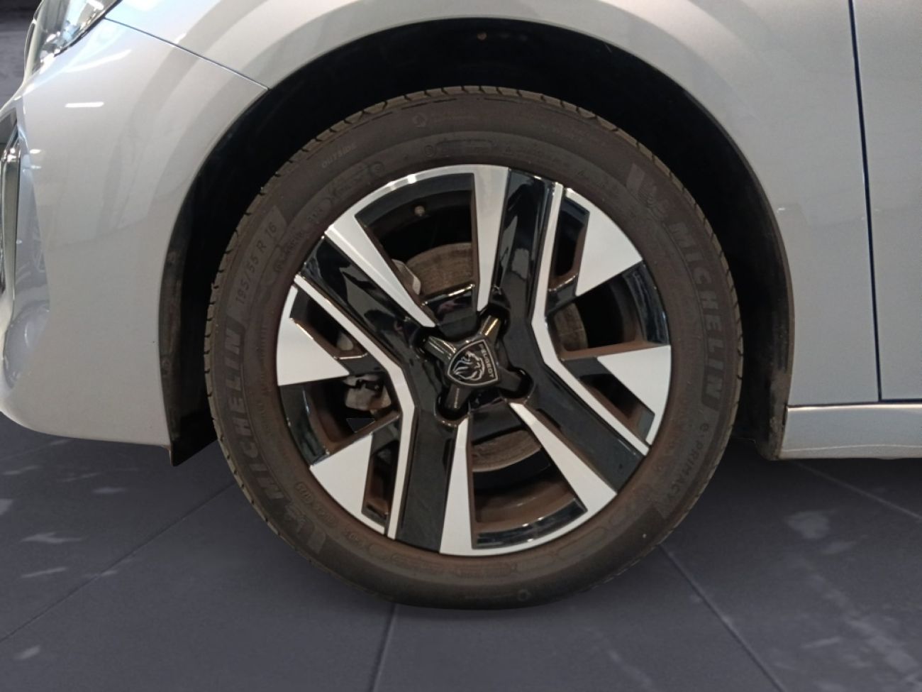 Mandataire PEUGEOT 208 1.2 100CH S&S ALLURE