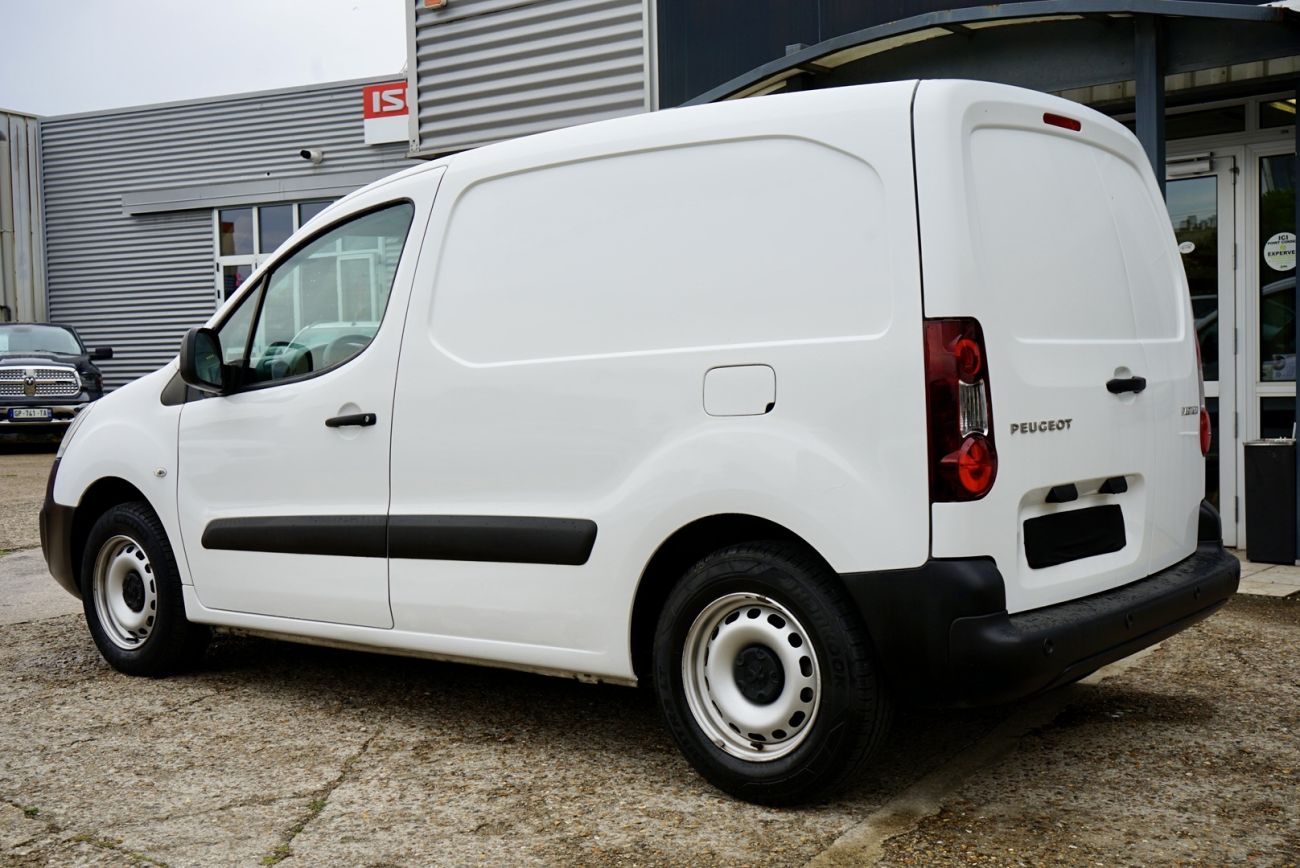 Mandataire PEUGEOT PARTNER FOURGON STANDARD 1.6 BLUEHDI 75 BVM5 PREMIUM PACK