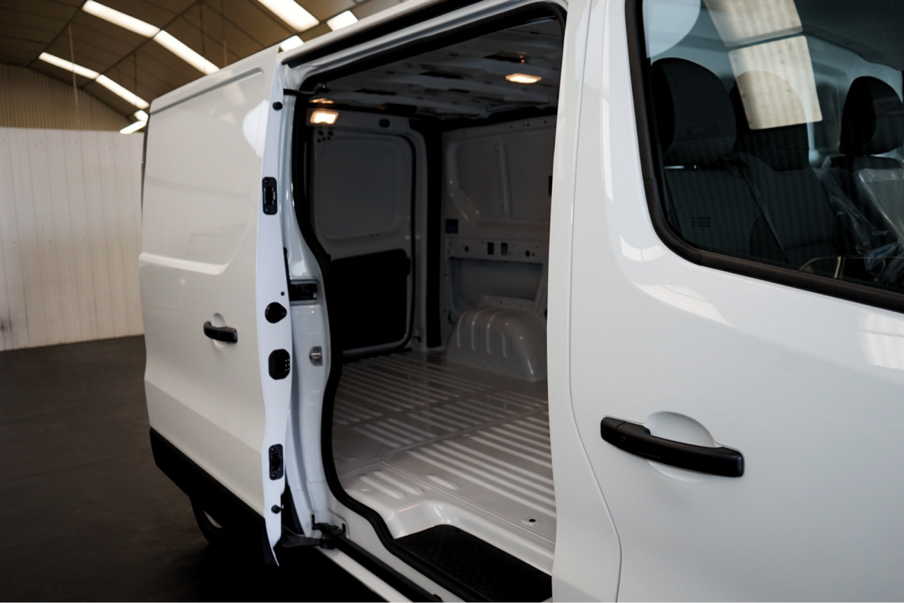 Mandataire RENAULT TRAFIC FOURGON FGN L2H1 3T BLUE DCI 150 GSR2 ADVANCE
