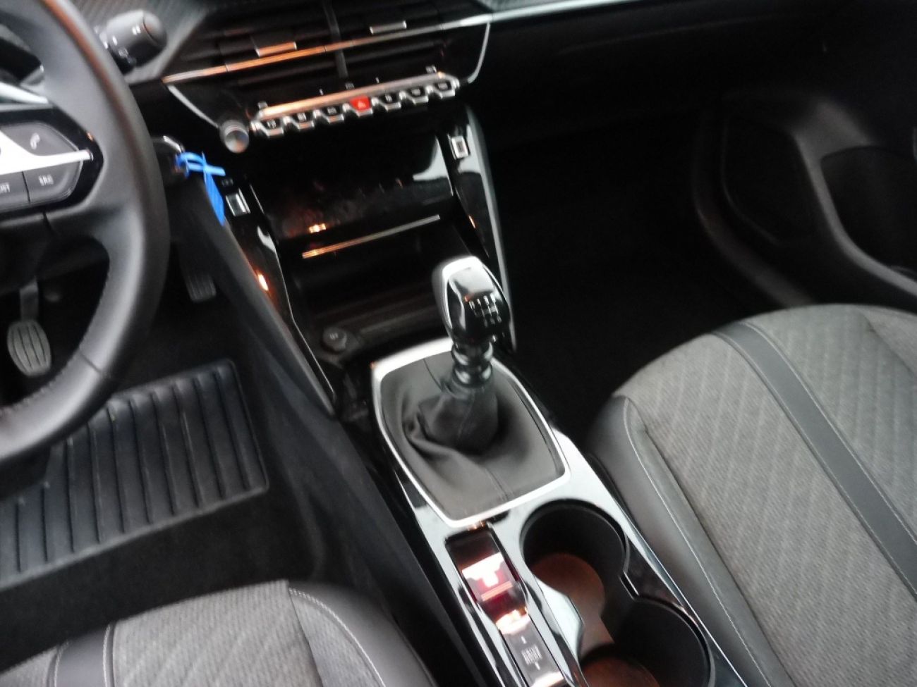 Mandataire PEUGEOT 208 1.2 100CH S&S ALLURE