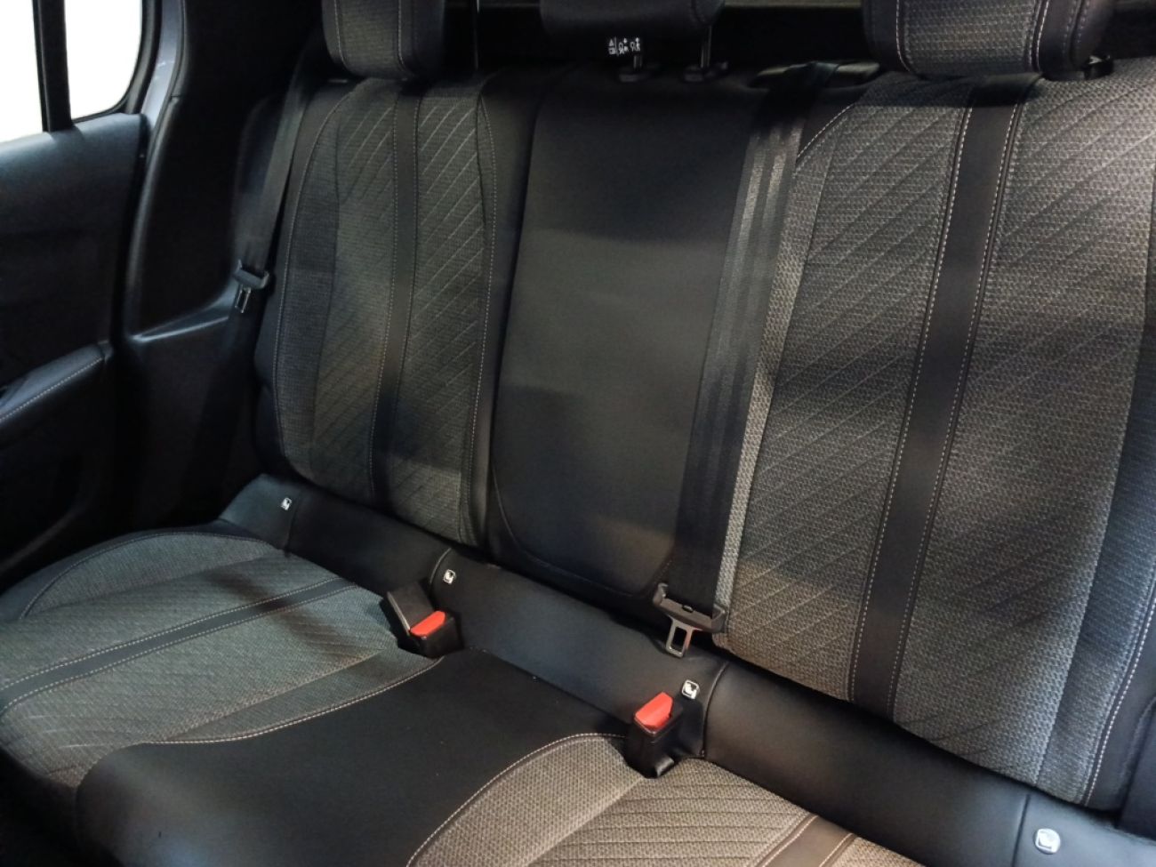 Mandataire PEUGEOT 208 1.2 100CH S&S ALLURE