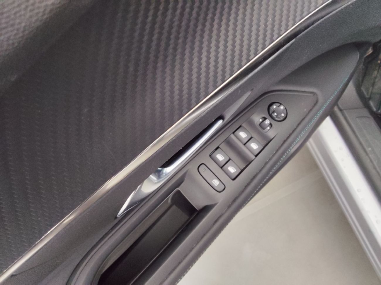 Mandataire PEUGEOT 3008 HYBRID 136CH ALLURE PACK E-DCS6