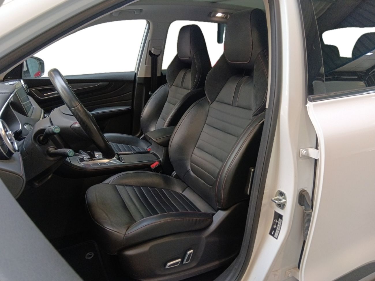 Mandataire MG HS 1.5 T-GDI 162 AT luxury