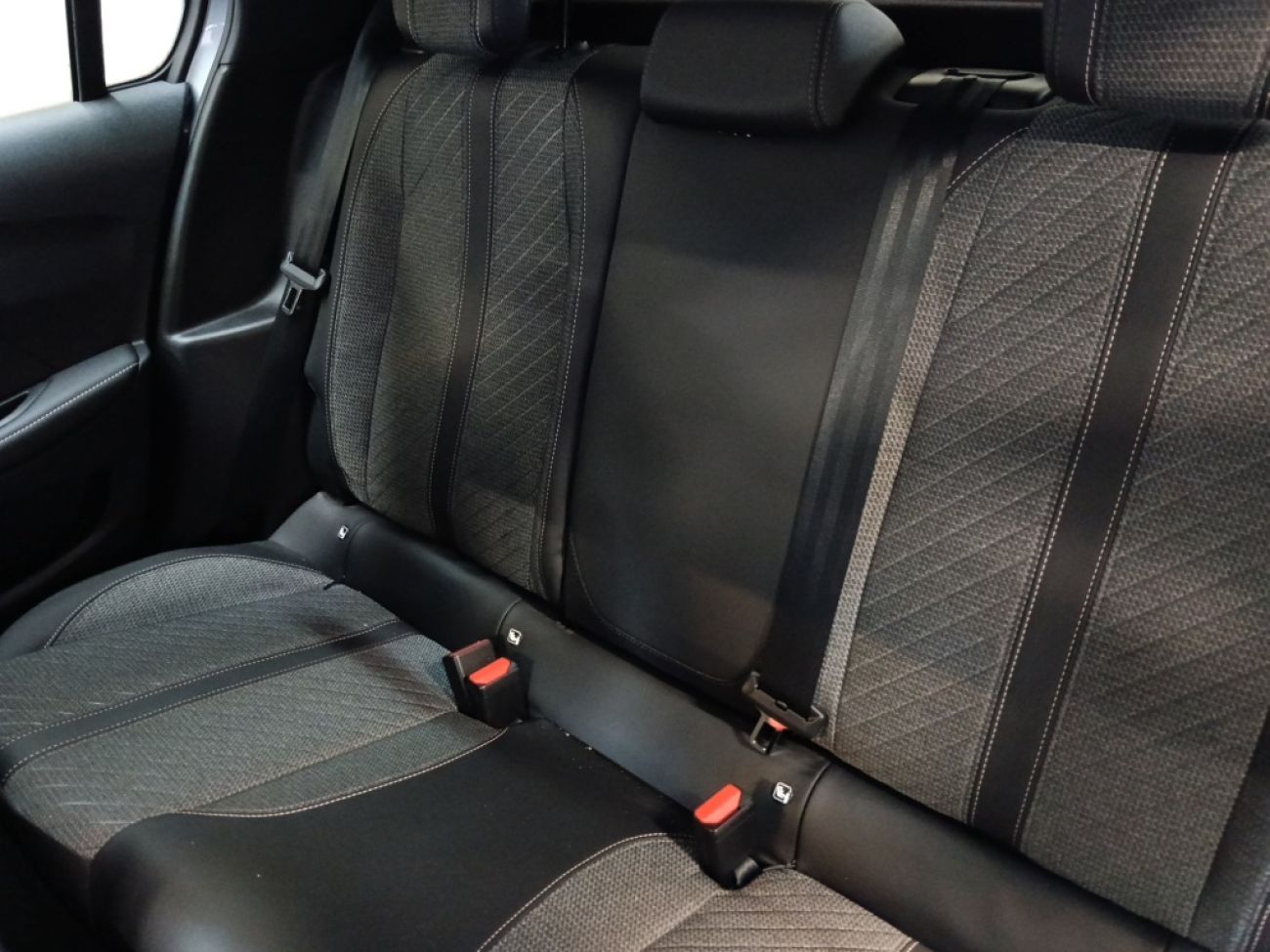 Mandataire PEUGEOT 208 1.2 100CH S&S ALLURE