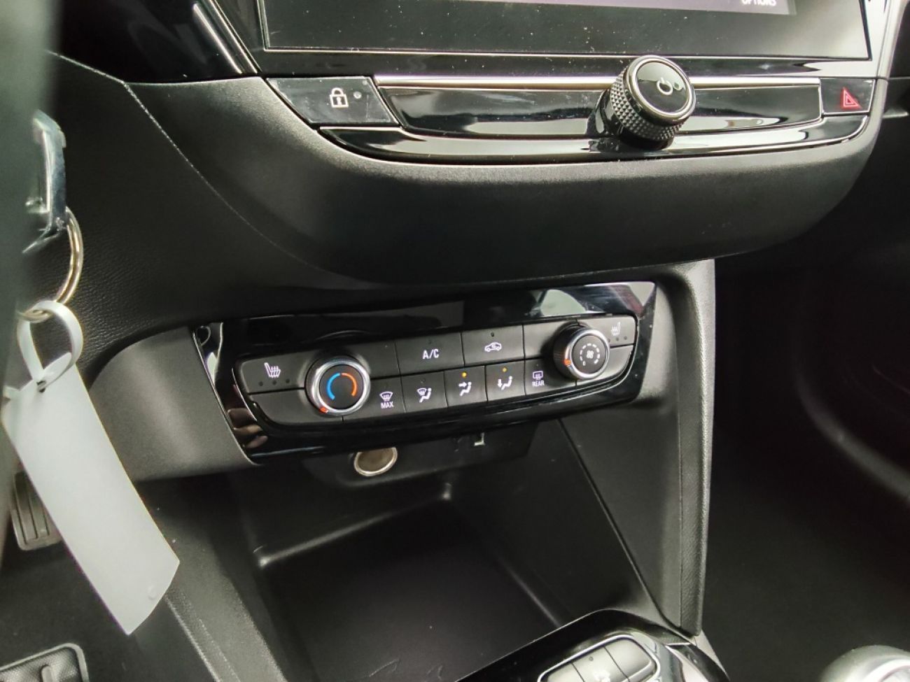 Mandataire Opel Corsa 1.2 100edition