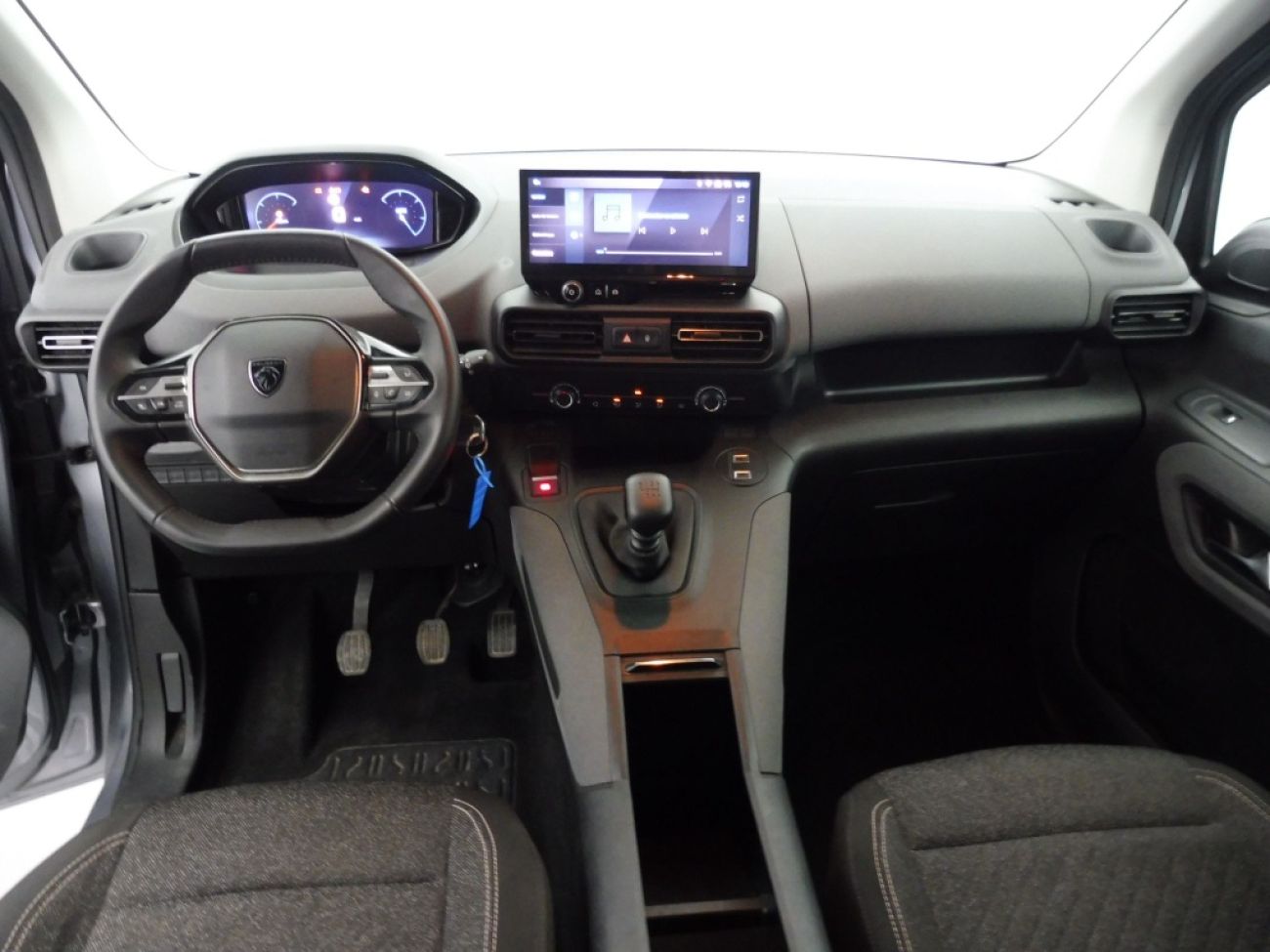Mandataire PEUGEOT RIFTER TAILLE M - 1.5 BLUEHDI 100CH S&S ALLURE 5 PLACES