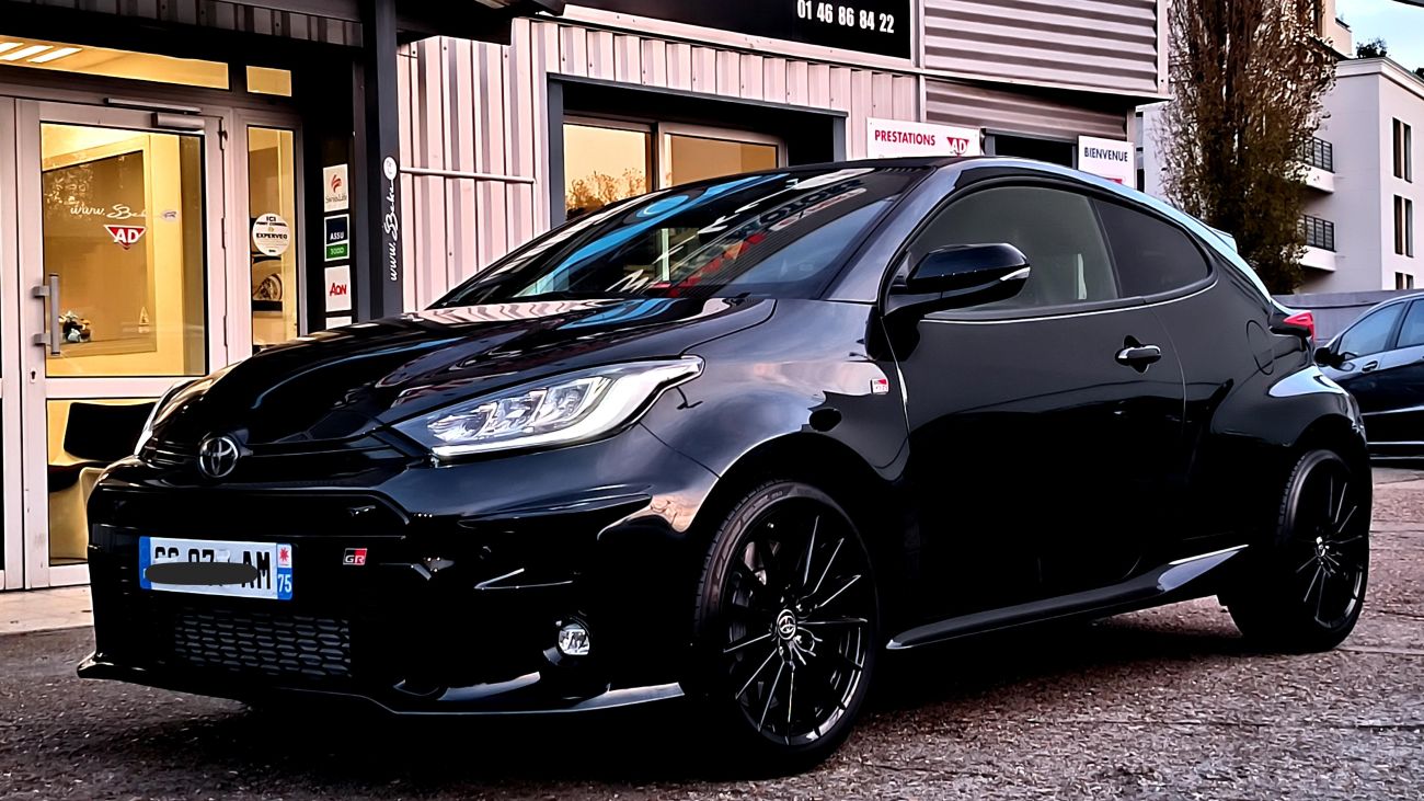 Mandataire TOYOTA YARIS GR 1.6L Pack Premium 1ere main française