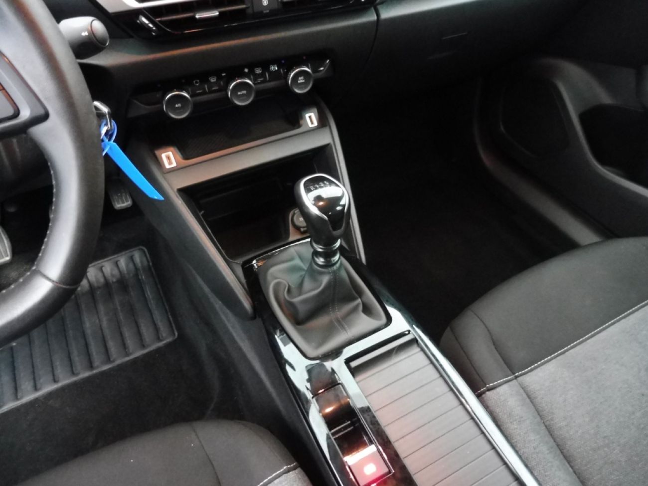 Mandataire Citroën C4 X 1.2 PURETECH 100 FEEL
