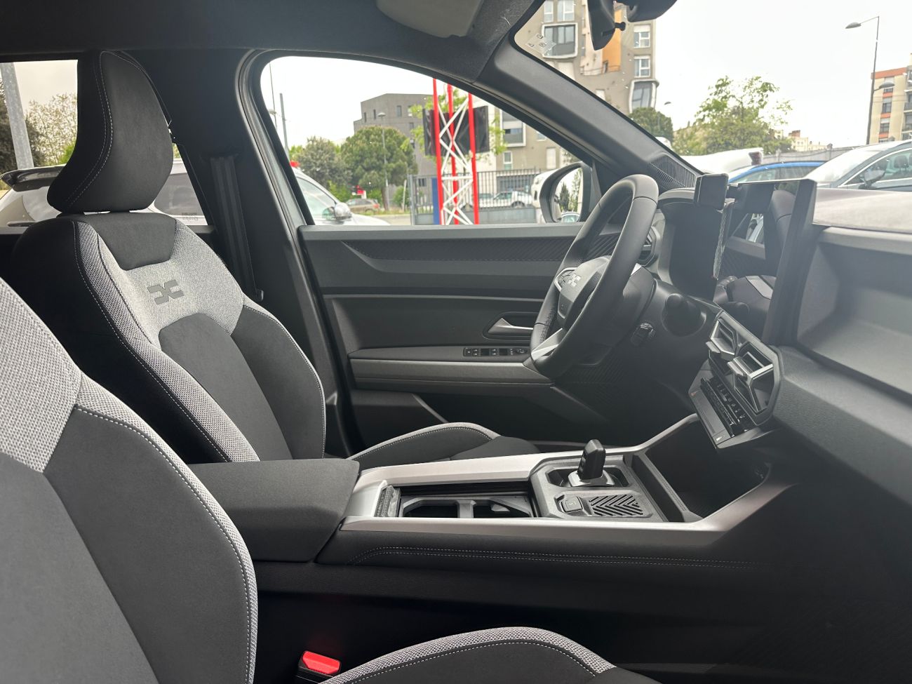 Mandataire Dacia BIGSTER HYBRID 1.8 HYBRID 155CH JOURNEY