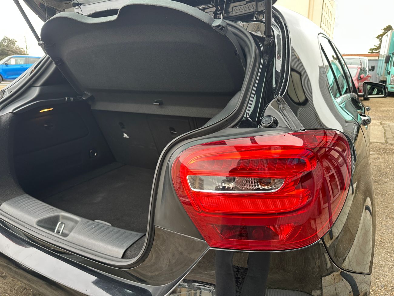 Mandataire MERCEDES CLASSE A 180 d 7G-DCT Inspiration