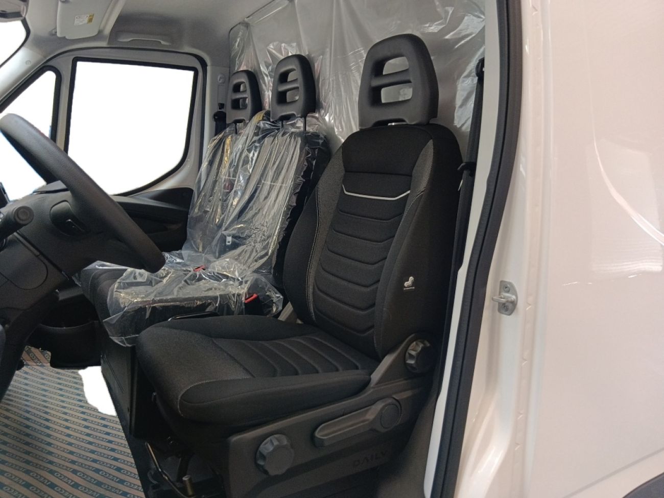 Mandataire IVECO Daily 35S16 2.3 V12 HI-MATIC 156CV