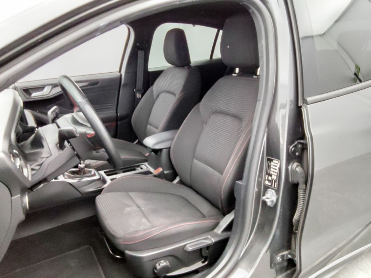 Mandataire Ford Focus 1.0 ECOBOOST 125st line