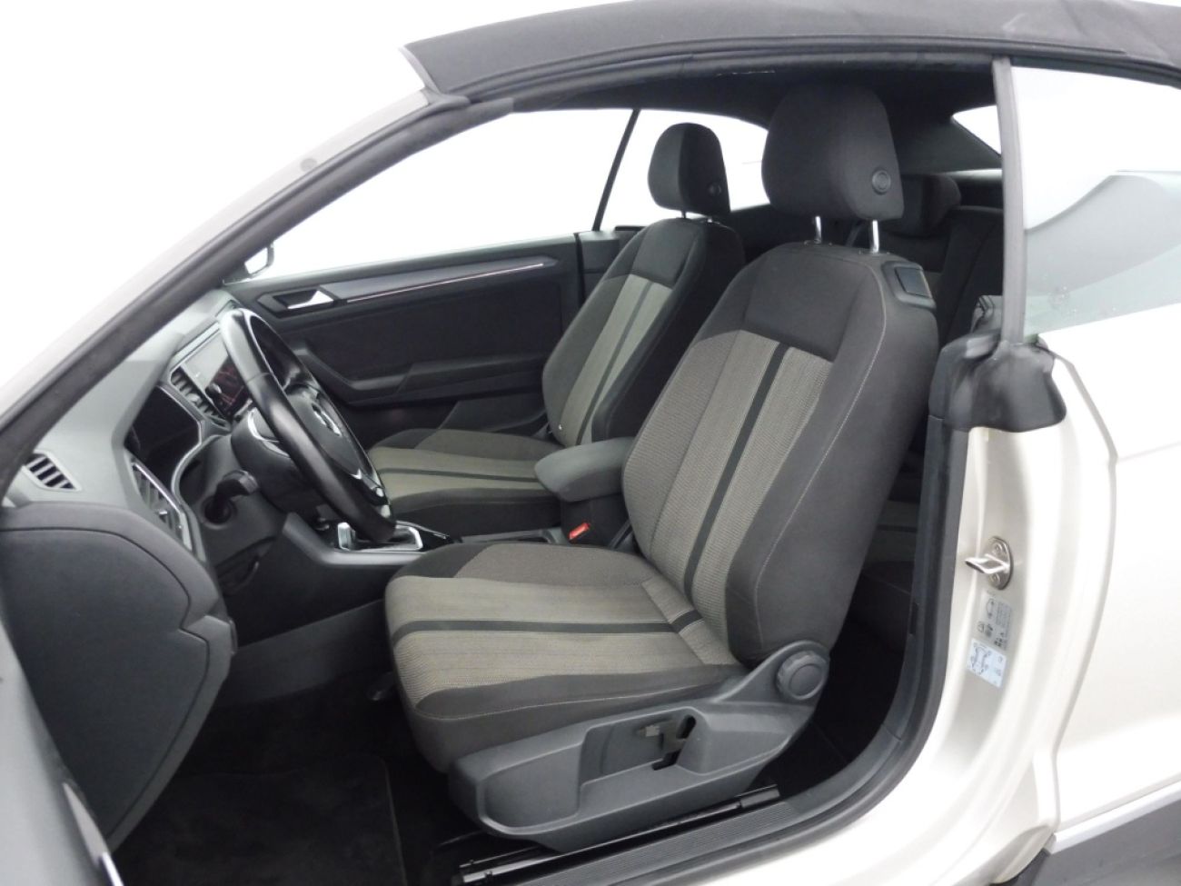 Mandataire VOLKSWAGEN T-Roc Cabriolet 1.5 TSI 150 DSGstyle