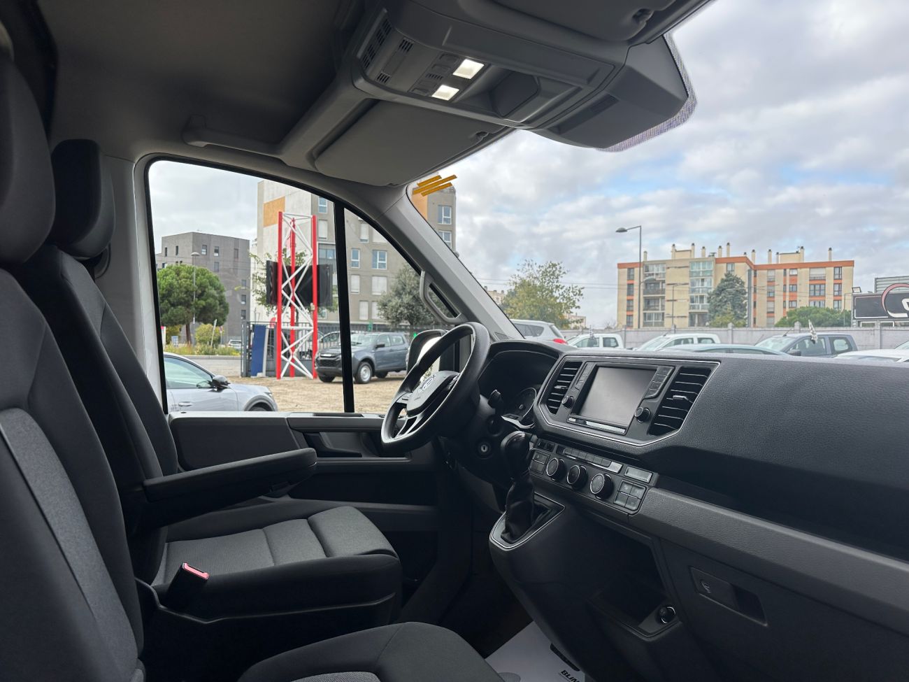 Mandataire VOLKSWAGEN CRAFTER VAN PROPULSION RJ 35 L4H3 2.0 TDI 177 CH BVA BUSINESS LINE ROUES JUMELEES