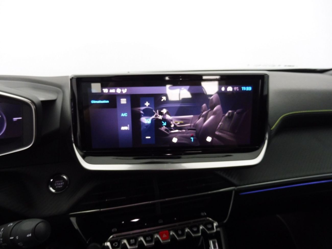 Mandataire PEUGEOT 2008 1.2 HYBRID 136CH GT E-DCS6