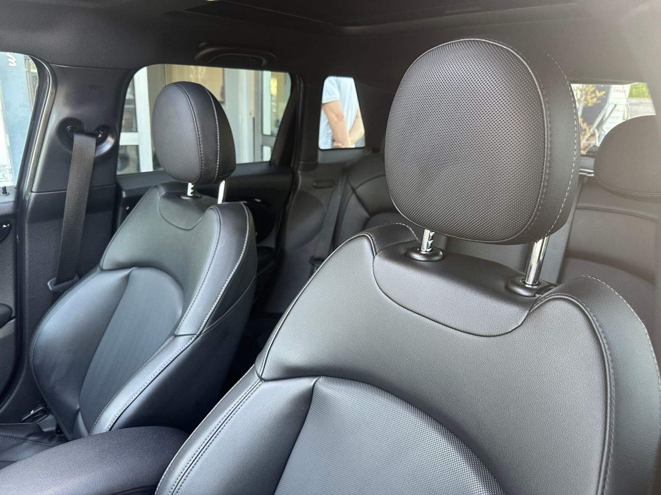 Mandataire MINI HATCH 5 PORTES F55 LCI Cooper S 178 ch BVA7 Finition greenwich