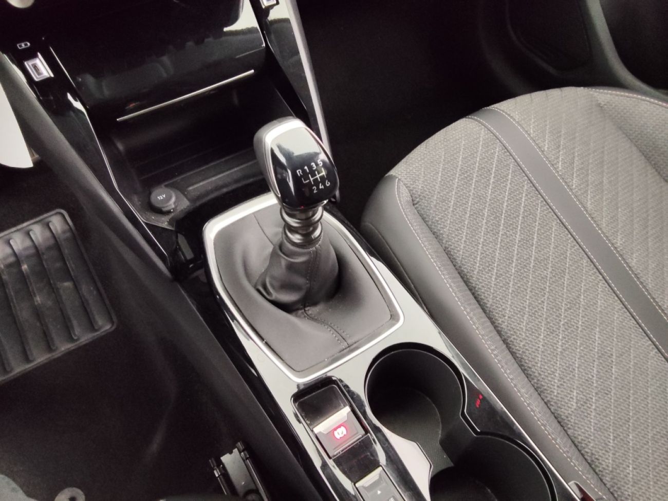 Mandataire PEUGEOT 208 1.2 100CH S&S ALLURE