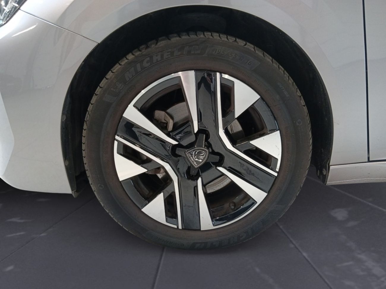 Mandataire PEUGEOT 208 1.2 100CH S&S ALLURE