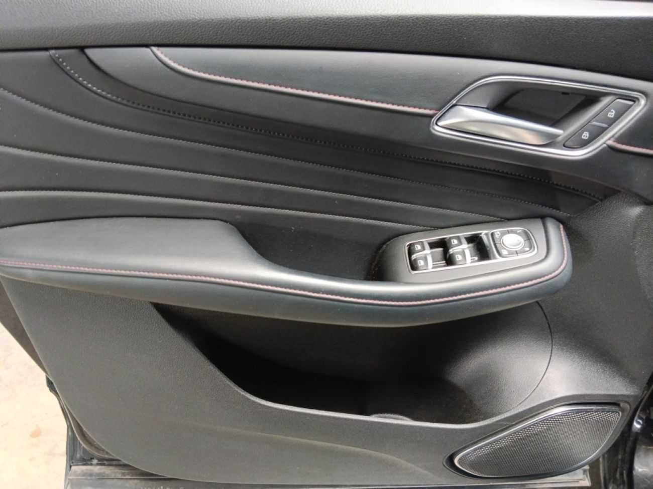 Mandataire MG HS 1.5 T-GDI 162 AT luxury