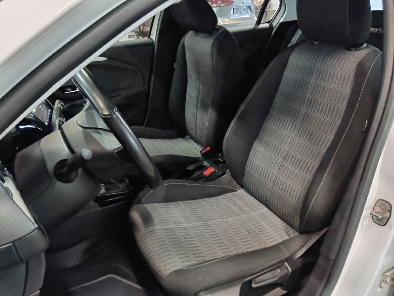 Mandataire Opel Corsa 1.2 100 EDITION