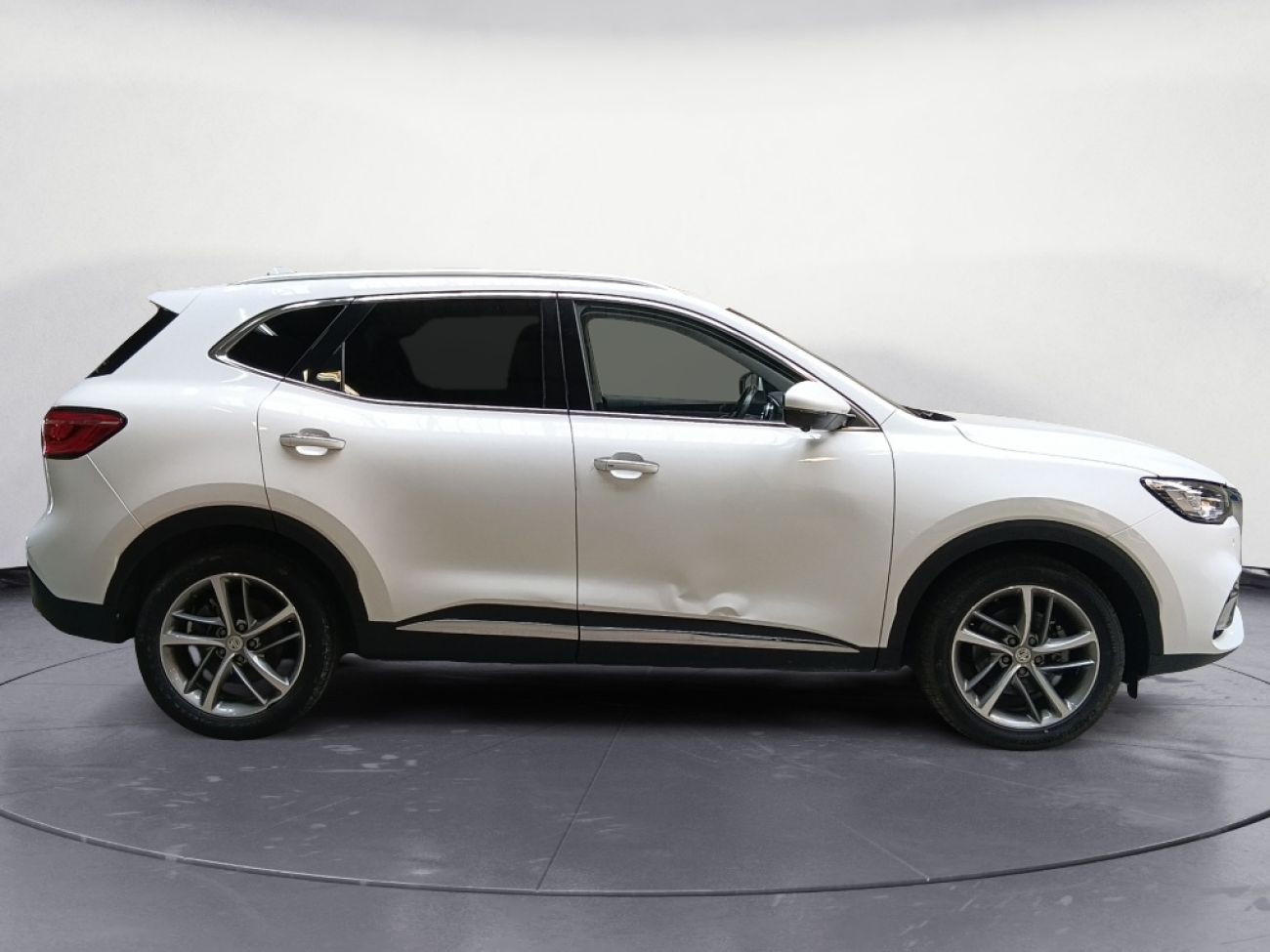 Mandataire MG HS 1.5 T-GDI 162 AT luxury