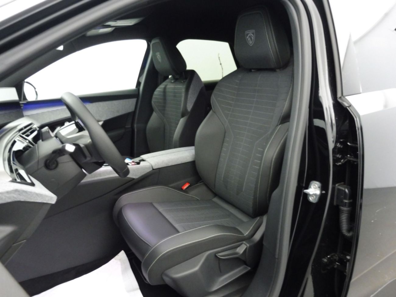 Mandataire PEUGEOT 3008 1.2 HYBRID 145CH GT E-DCS6