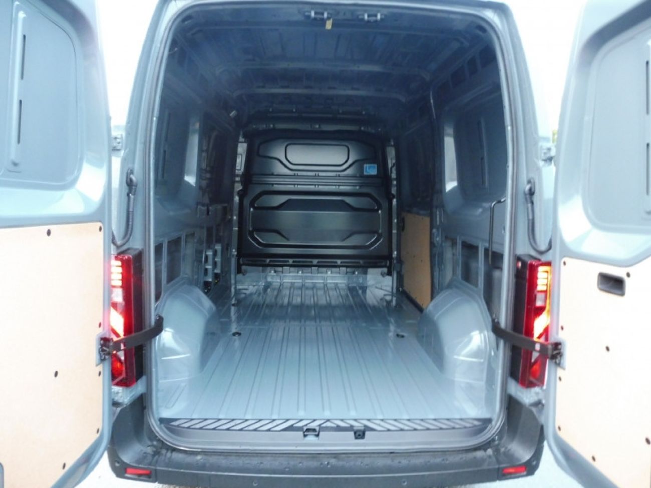 Mandataire RENAULT Master F3500 L2H2 2.0 BLUE DCI 150CH EXTRA AUTO - 25