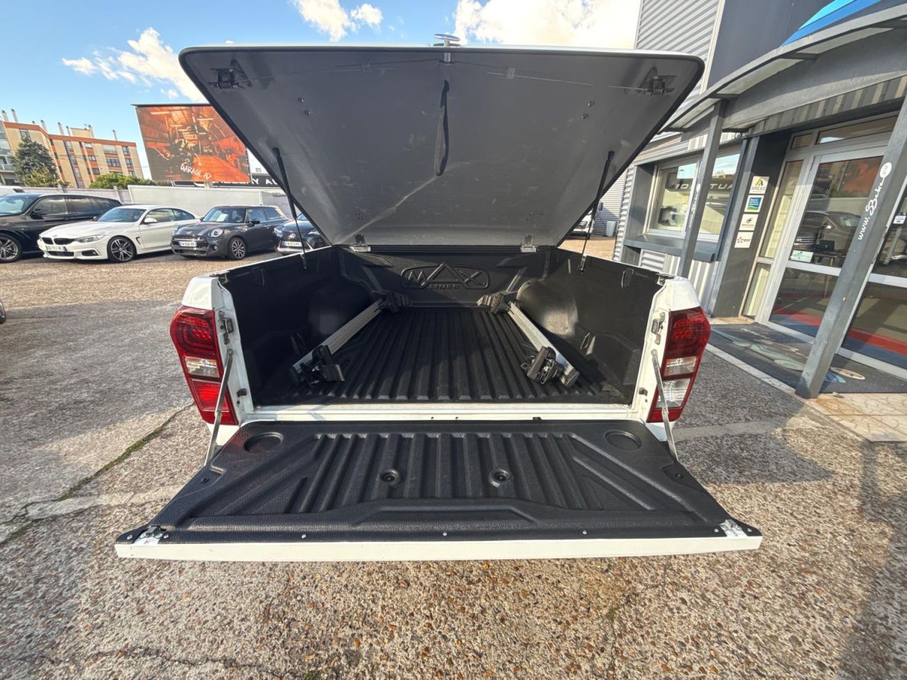 Mandataire ISUZU D-MAX CREW CAB 1.9 4X4 BVA SUPERNOVA