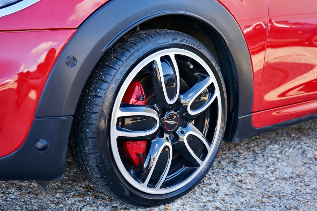 Mandataire MINI HATCH 3 PORTES F56 231 ch John Cooper Works BVA6 Finition JCW Exclusive Design