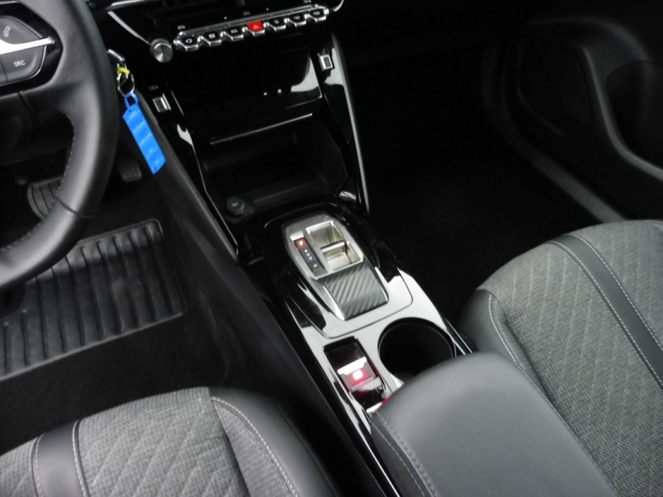 Mandataire PEUGEOT 2008 1.2 PURETECH 130CH S&S ALLURE EAT8