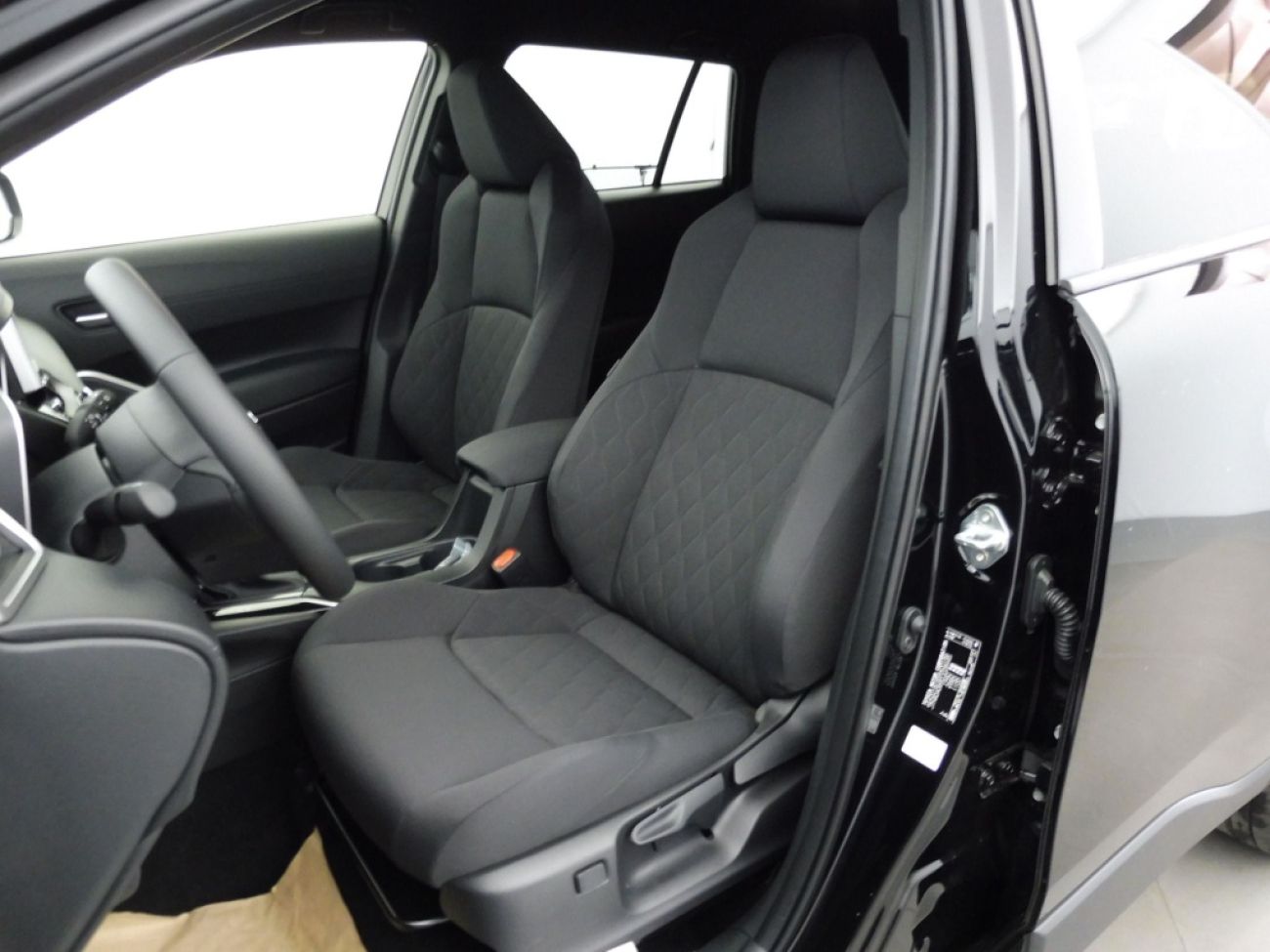 Mandataire TOYOTA COROLLA CROSS ACTIVE DRIVE 1.8 VVTI HYBRID 140