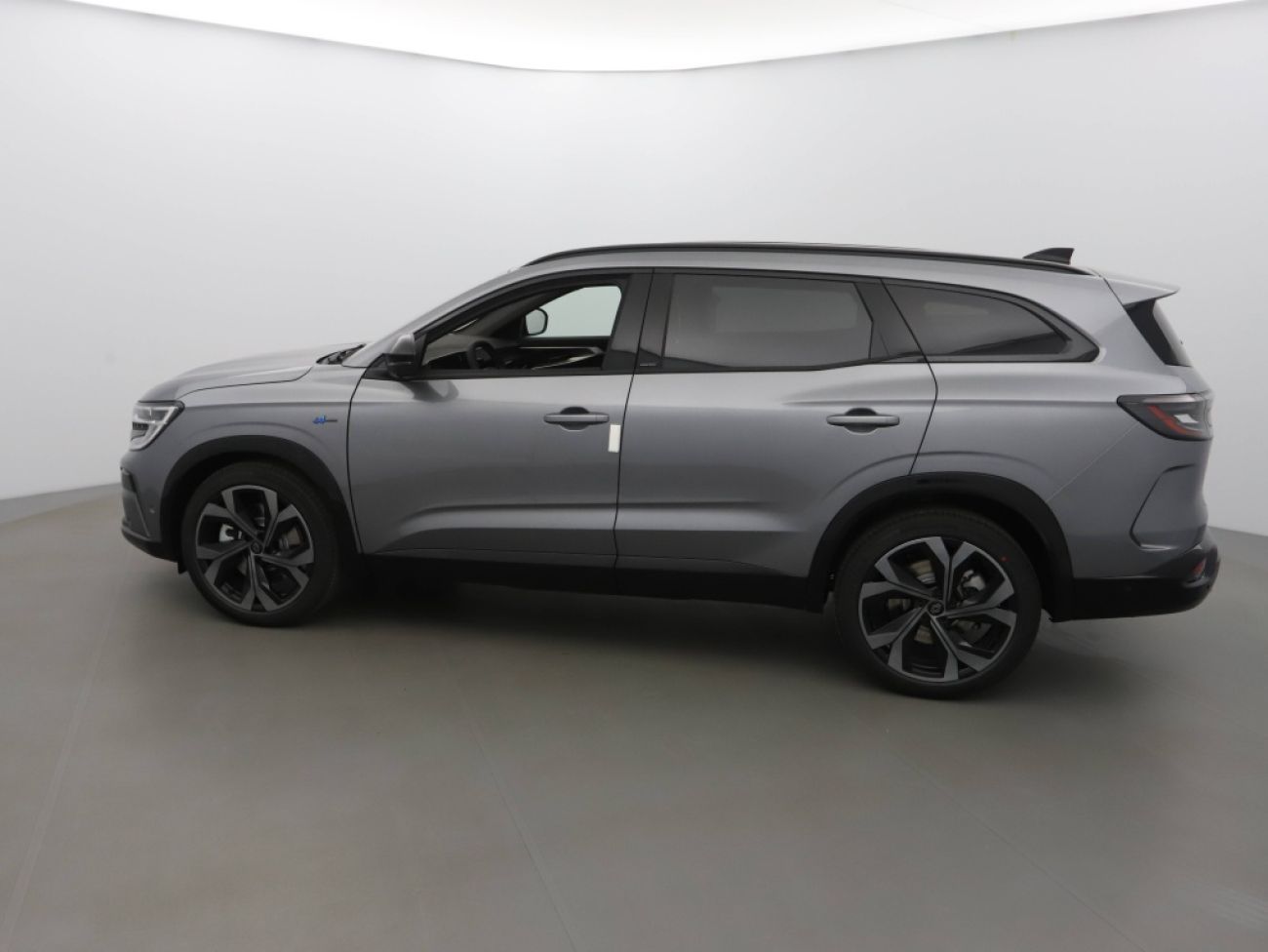 Mandataire RENAULT ESPACE VI 1.2 E-TECH FULL HYBRID 200CH ESPRIT ALPINE 7 PLACES - 24