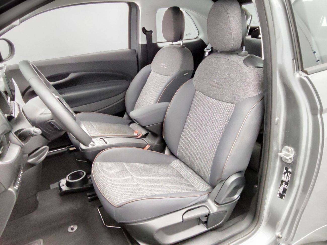 Mandataire FIAT 500C E 118CH ICONE