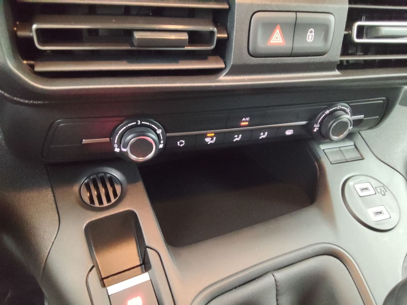 Mandataire PEUGEOT PARTNER M 650KG BLUEHDI 100CH S&S