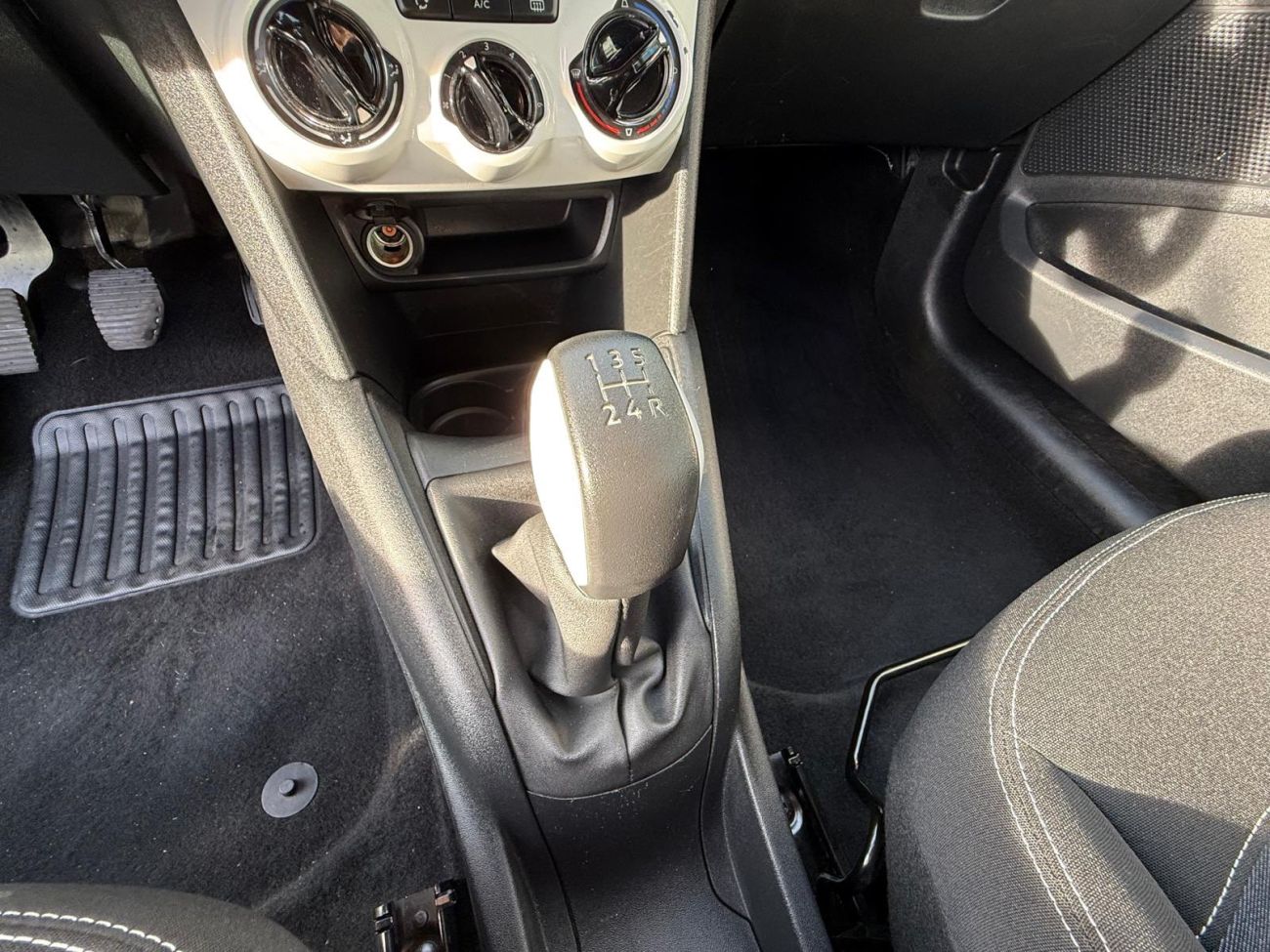 Mandataire PEUGEOT 208 1.2 PureTech 68ch BVM5 Like