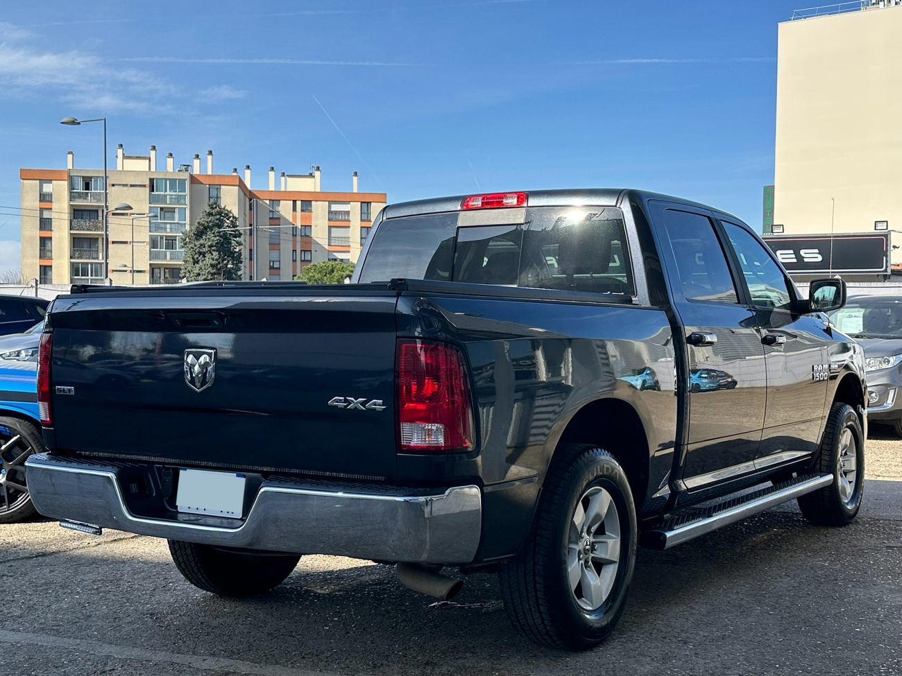 Mandataire DODGE RAM 1500 SLT DOUBLE CABINE 5.7 HEMI 395 BVA 4X4 4 PLACES PAS MALUS PAS ECOTAXE