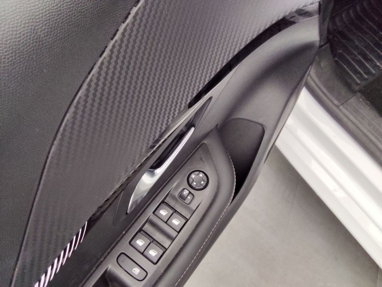 Mandataire PEUGEOT 208 1.2 100CH S&S ALLURE