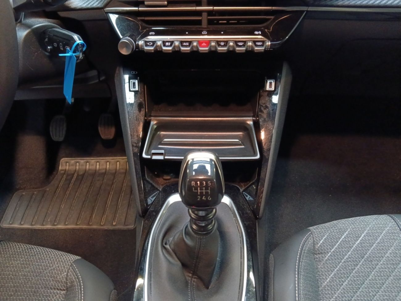 Mandataire PEUGEOT 208 1.2 100CH S&S ALLURE