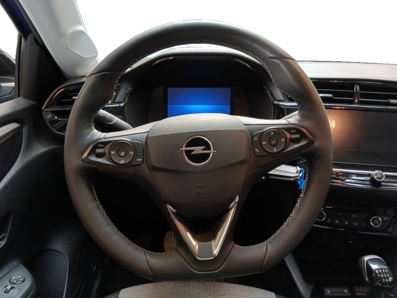 Mandataire Opel Corsa 1.2T 100base